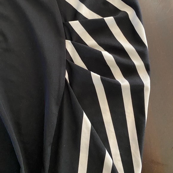 BCBGMAXAZRIA Form Fitting Dress, Black/White, XS - Picture 4 of 6